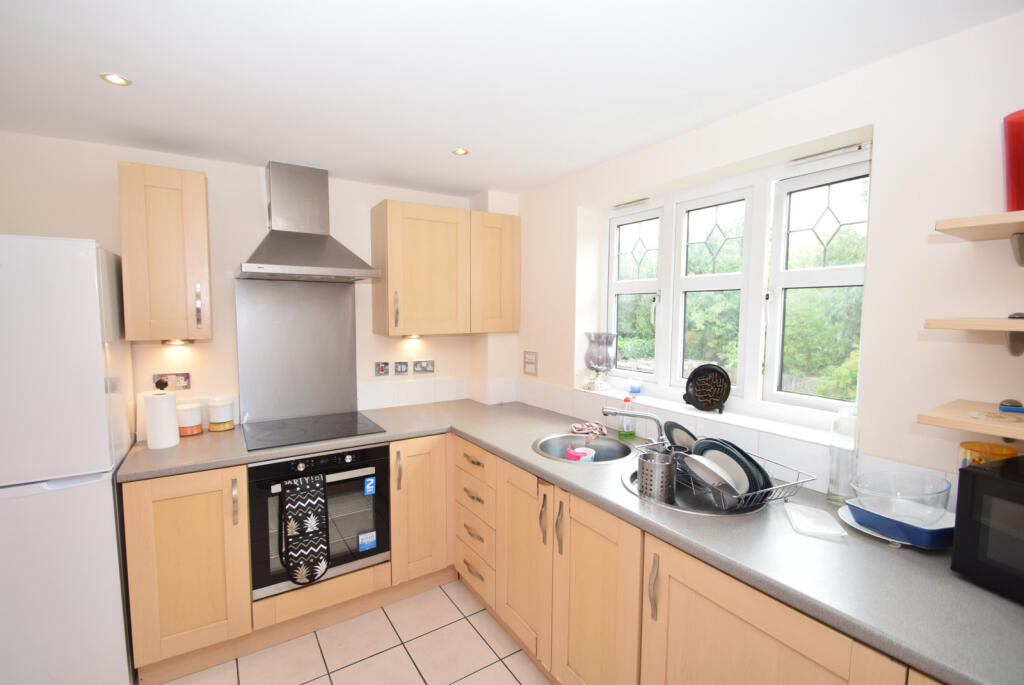 Apartment in Manchester, Whalley Range - View 2