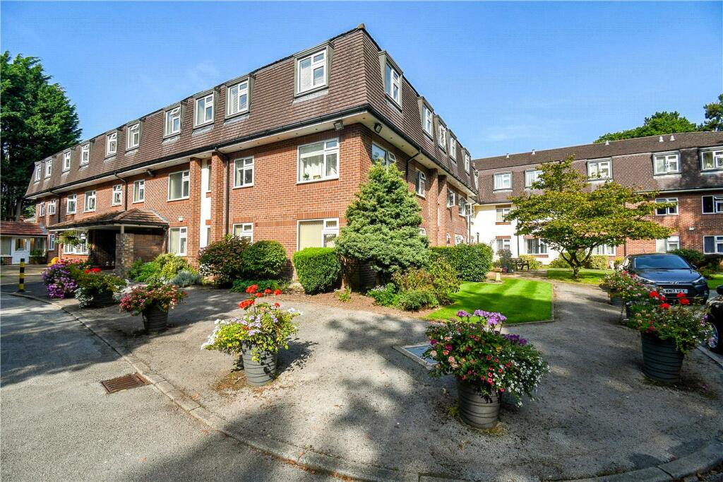 1-bed flat on Plymyard Avenue, Bromborough, Wirral, £90,000