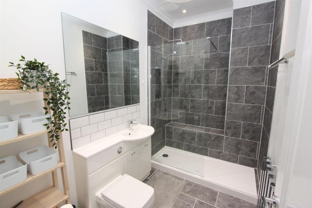 Apartment in Plymouth - More
