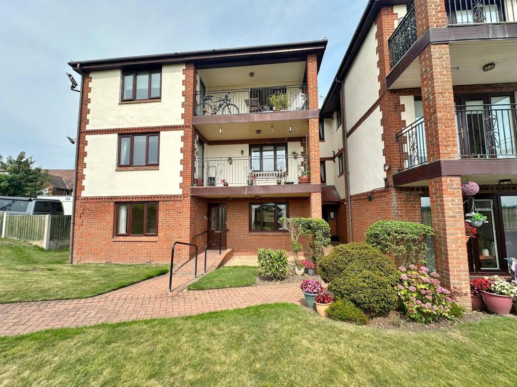 2-bed flat on Thingwall Road, Manor Court, CH61, £240,000