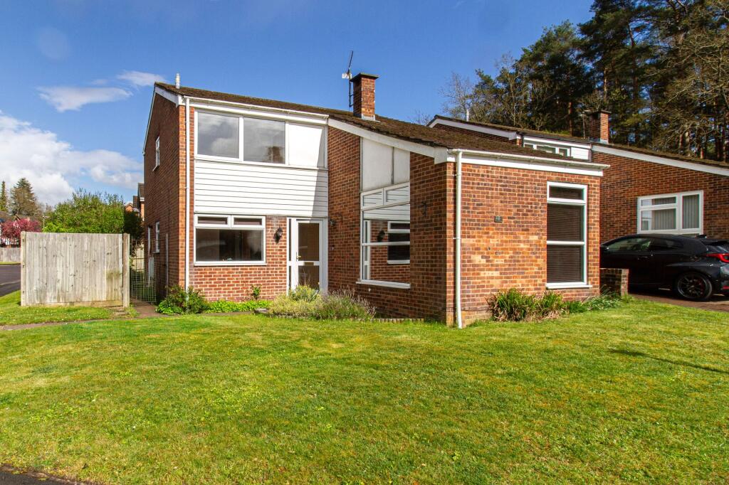 Main image of property: Fir Tree Way, Fleet, GU52