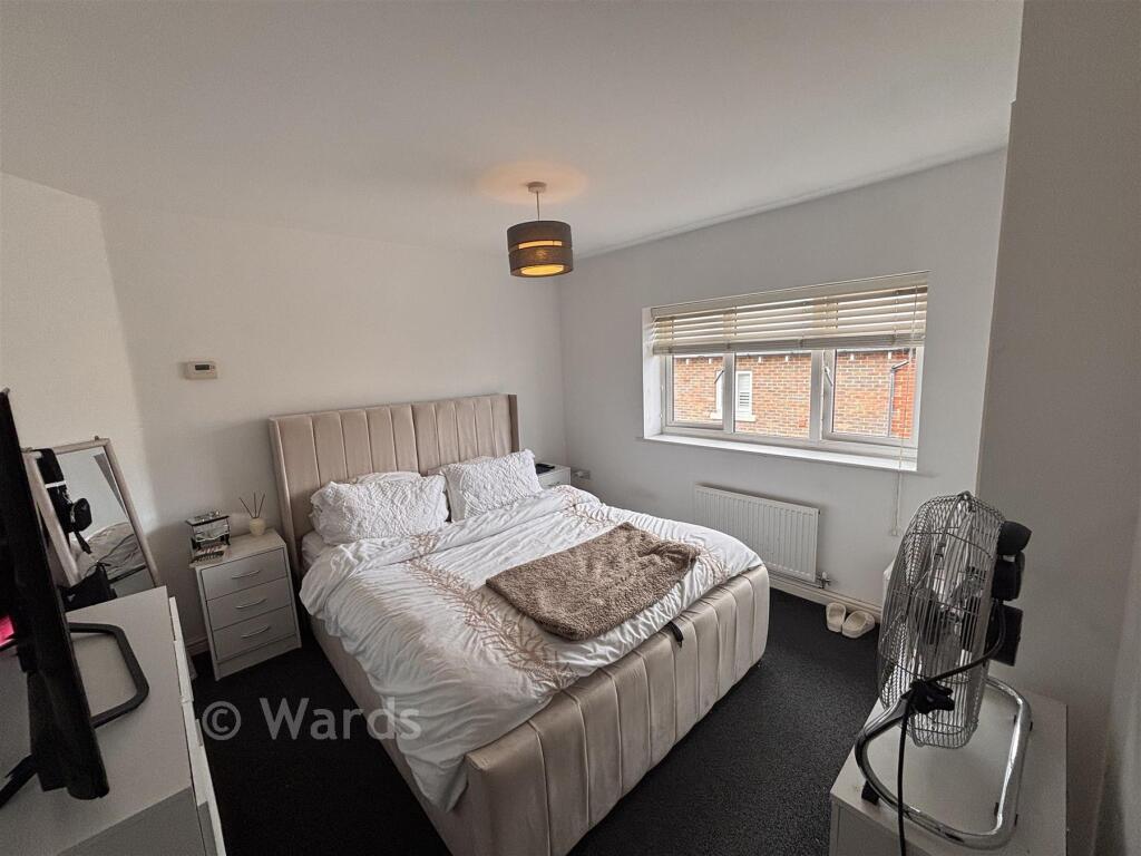 Apartment in Swale, Iwade - More