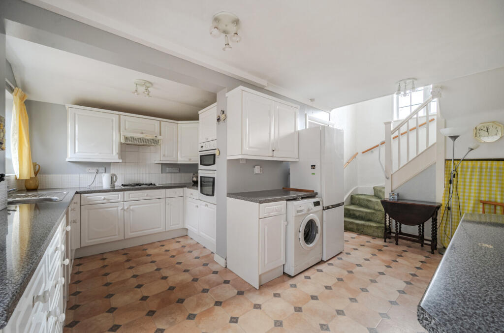 Plackett Way, Slough, Berkshire photo 4