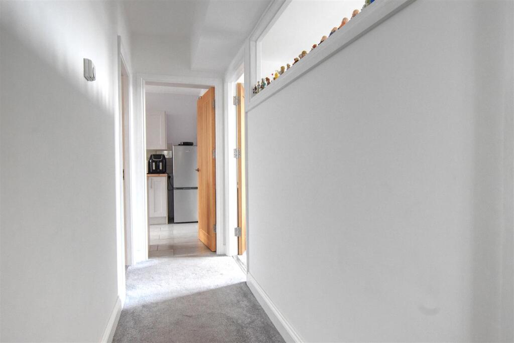 Apartment in Bexhill-on-Sea, Central - View 5