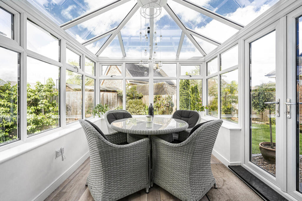 House in Farnham, Mount Pleasant - More