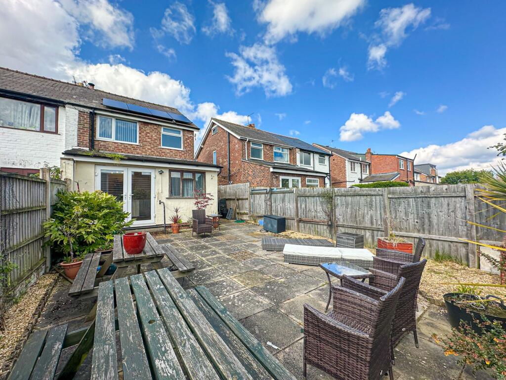 House in Heswall, Liverpool City Region - View 5