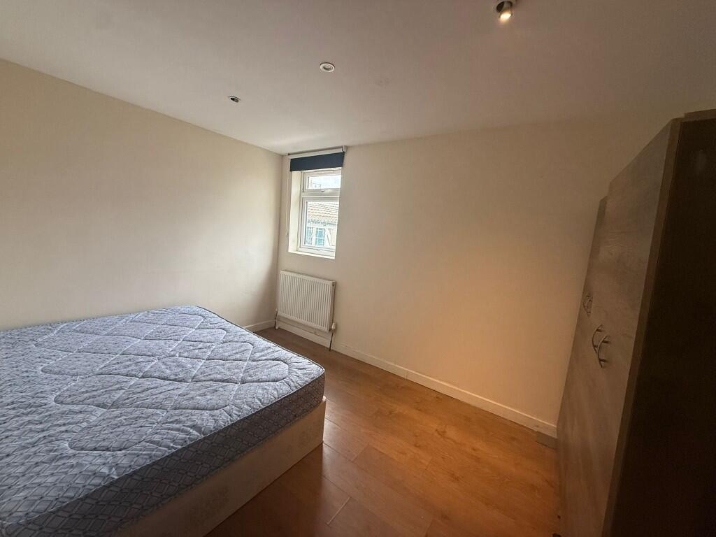 Regina Road, Southall, Middlesex, UB2 - View 6