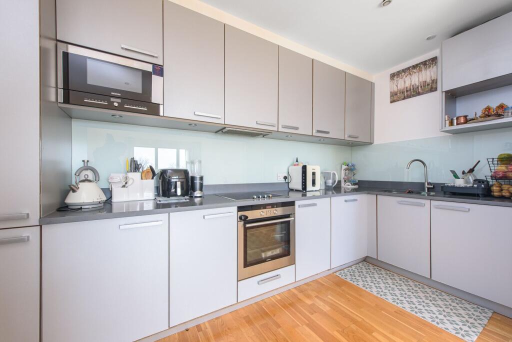 Apartment in London - More