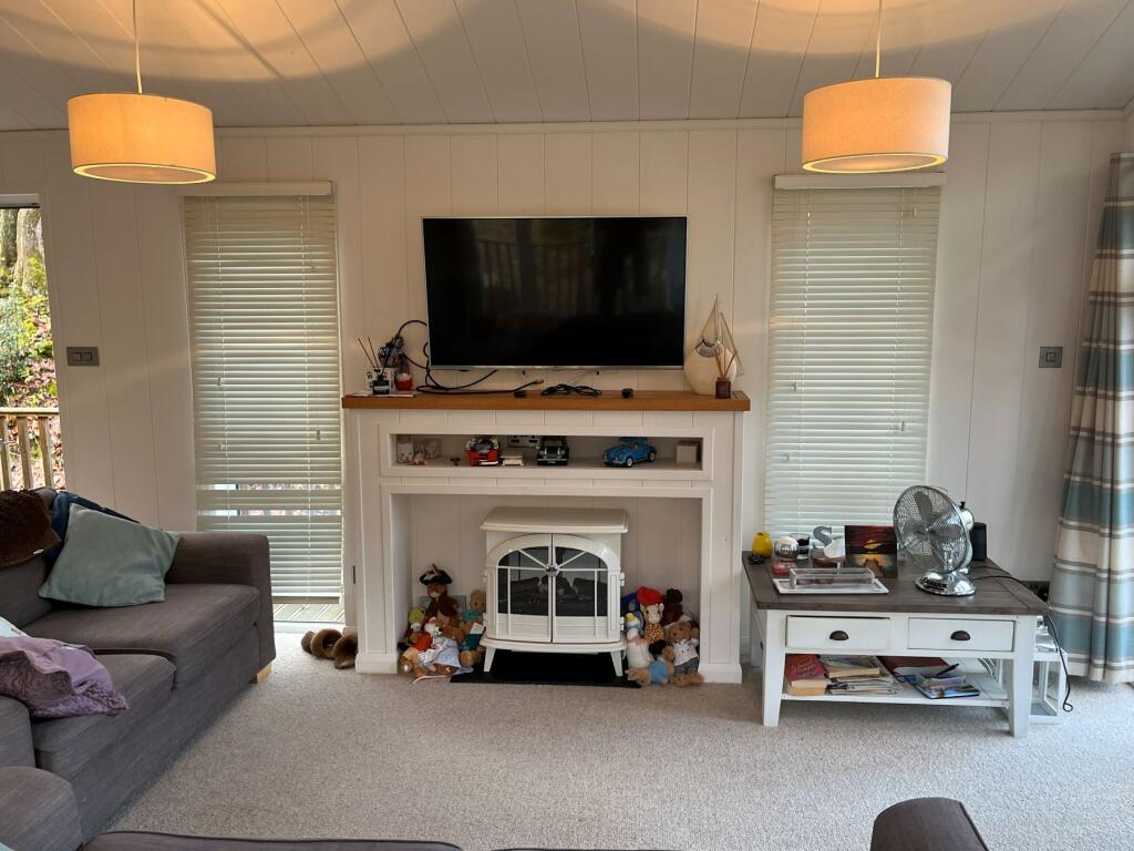 Pathfinder Tuscany Lodge (Pre-owned), Hill of Oaks Caravan and Lodge Park, Lake Road, Windermere, Cumbria, LA23 3PJ photo 5