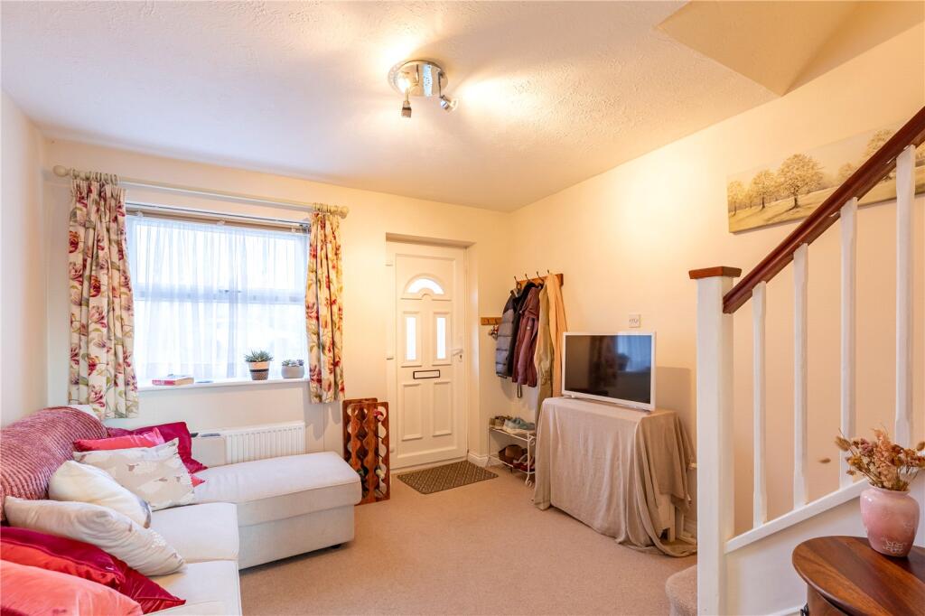 House in Newbury, West Berkshire - More