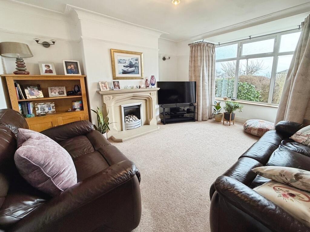 Duchy Drive, Bradford, BD9 photo 2
