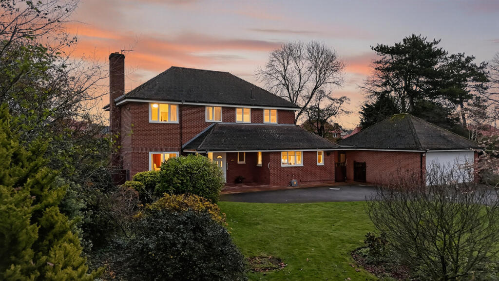 4-bed detached on 4, Grove Park, Etwall, Derbyshire DE65 6NS, £800,000