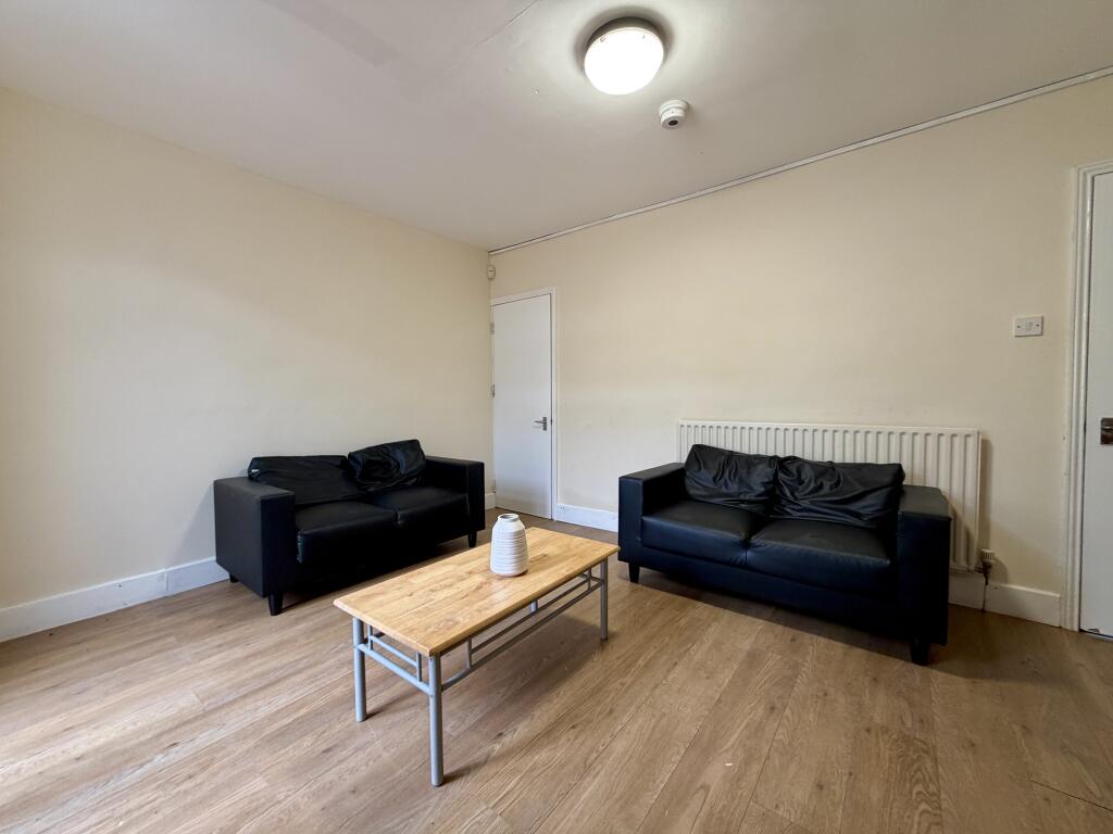 House in Warwick, Sydenham, Royal Leamington Spa - View 5