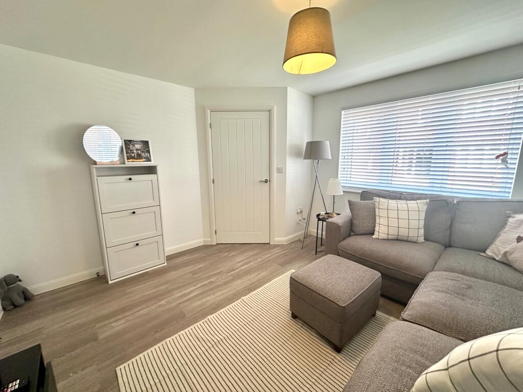 Lime Tree Drive, Essington, Wolverhampton, WV11 photo 4