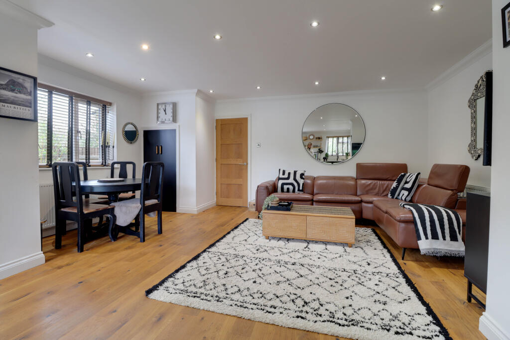 Additional image 2 of Holly Walk, Harpenden, Hertfordshire, AL5