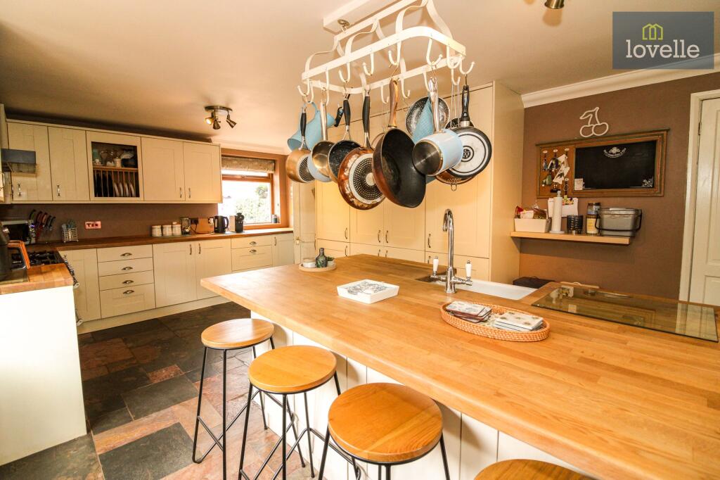 House in East Lindsey, Church End, North Somercotes - View 3
