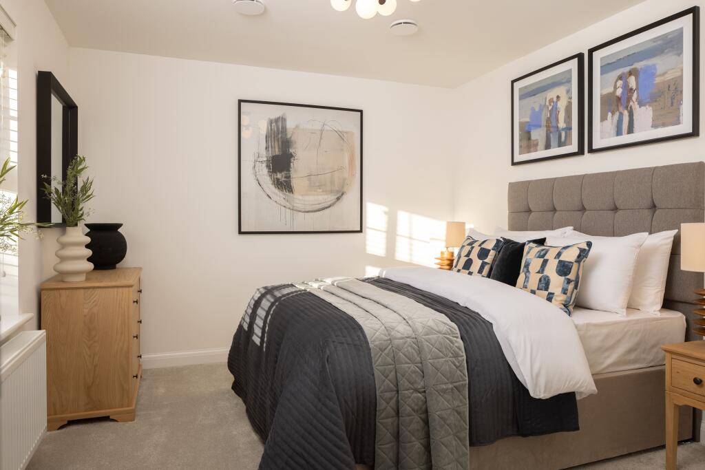 House in East Grinstead, Felbridge - More