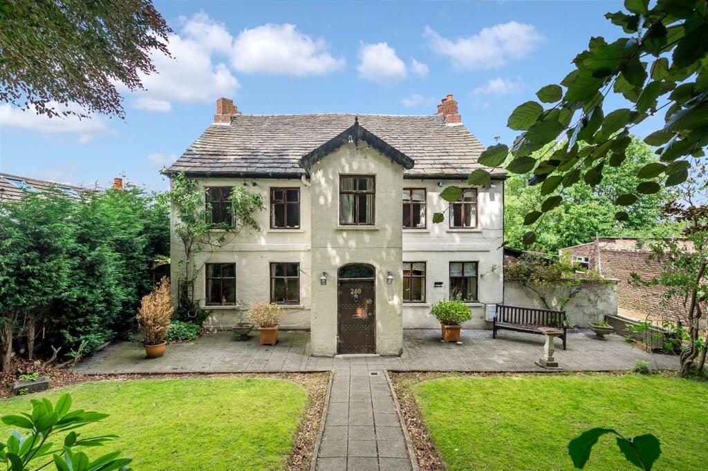 Main image of property: Yew Tree Farmhouse, 240 Davyhulme Road, Urmston, M41