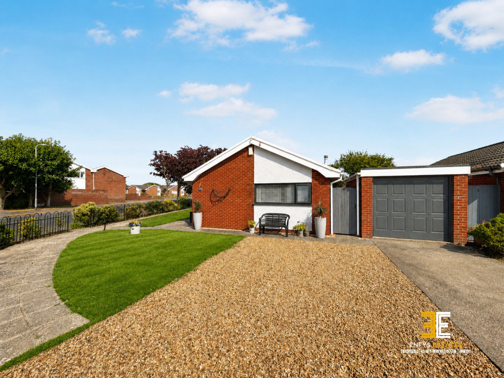2-bed detached on Llys Yr Wyddfa, Rhyl, LL18, £237,000