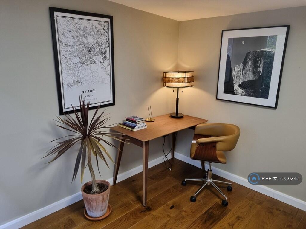 Apartment in London - More