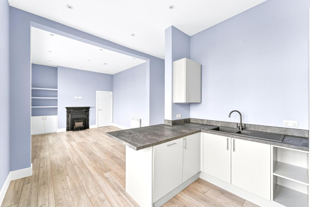 Apartment in London - View 5