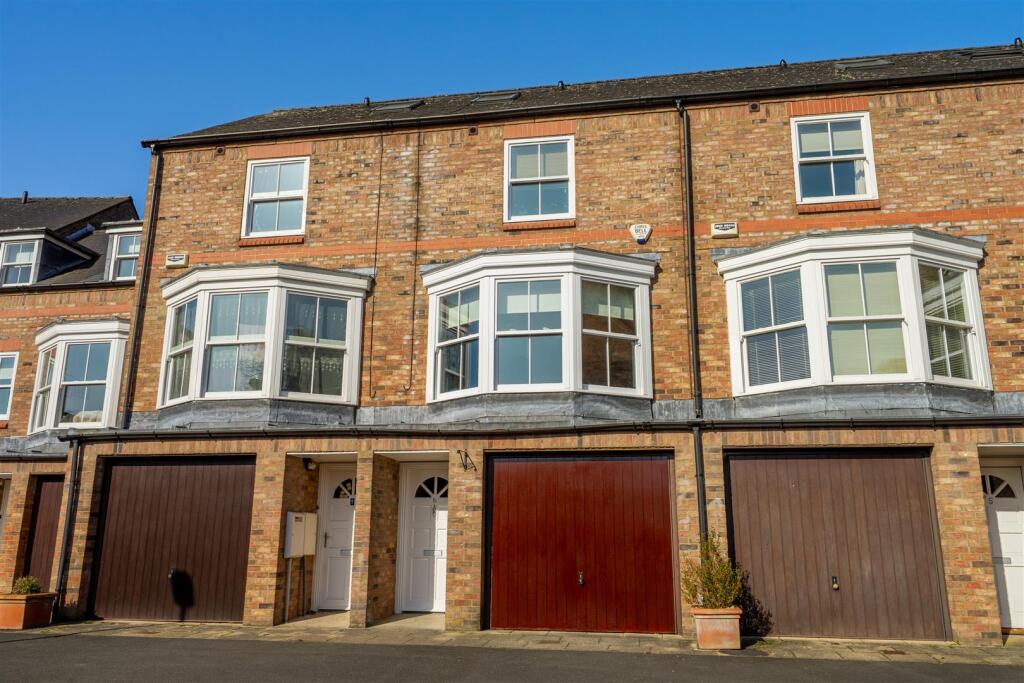 Main image of property: Dewsbury Court, York, YO1 6LH