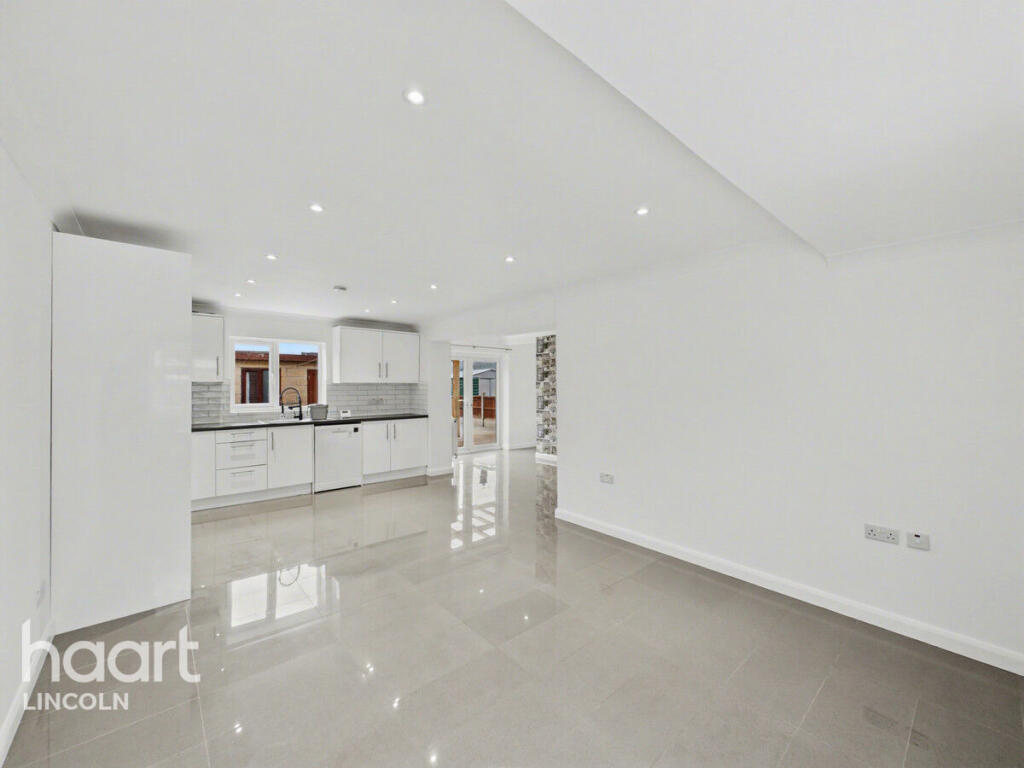 Camwood Crescent, Lincoln - More