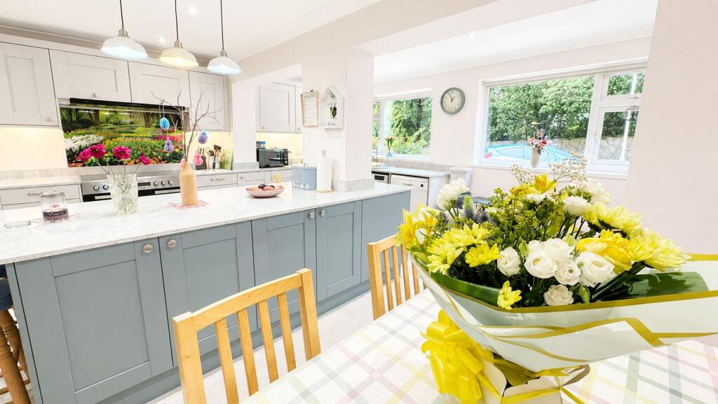 House in Torquay - More