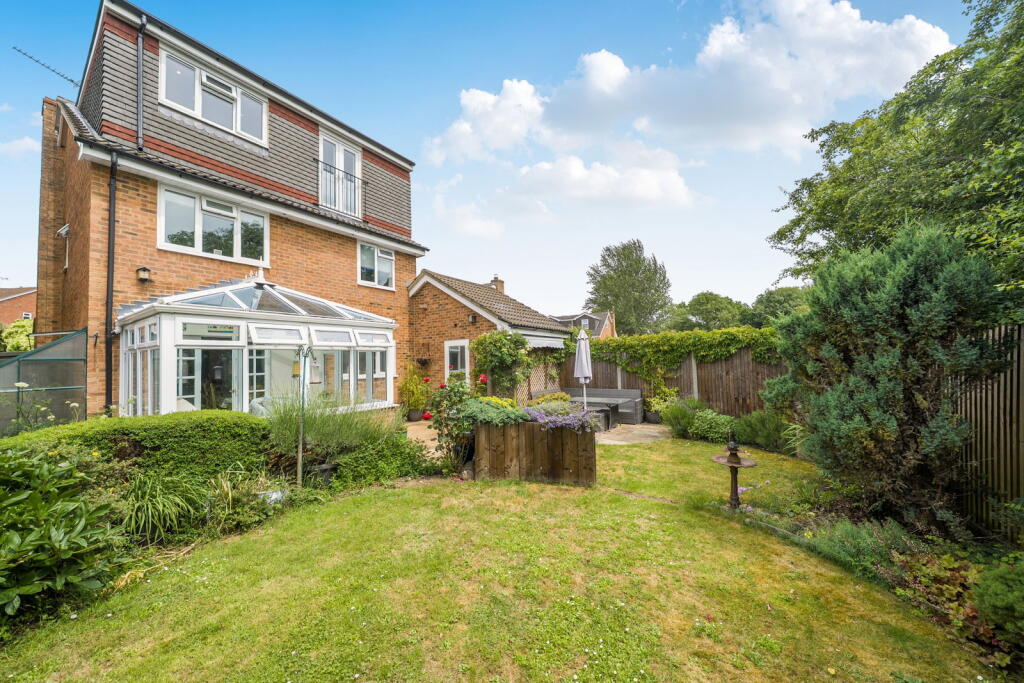 House in Basingstoke and Deane, Chineham - View 2