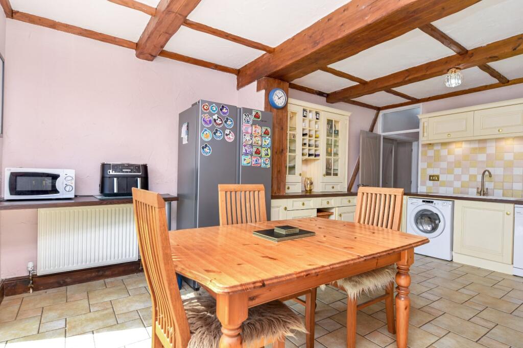House in Southend-on-Sea - View 3