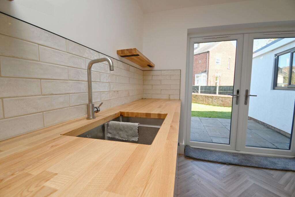 Kingsway, Mapplewell, Barnsley, S75 6EG photo 2