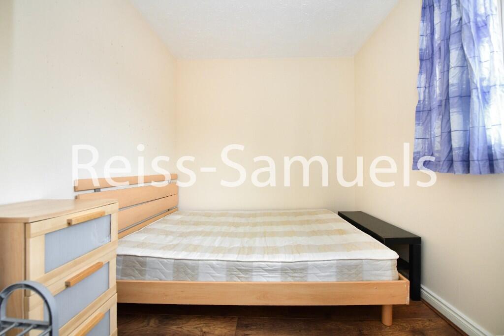 5 bedroom terraced house for rent