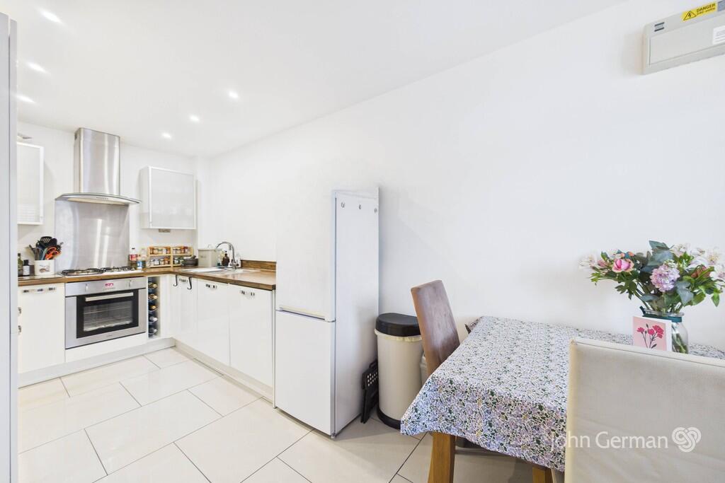 House in Rushcliffe, Gotham - View 4