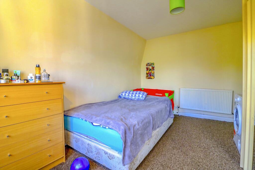 Apartment in Sutton - More