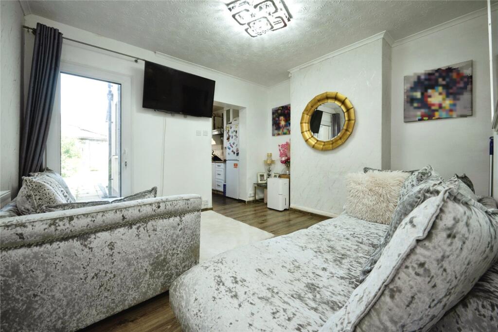 House in Luton, Biscot - View 4