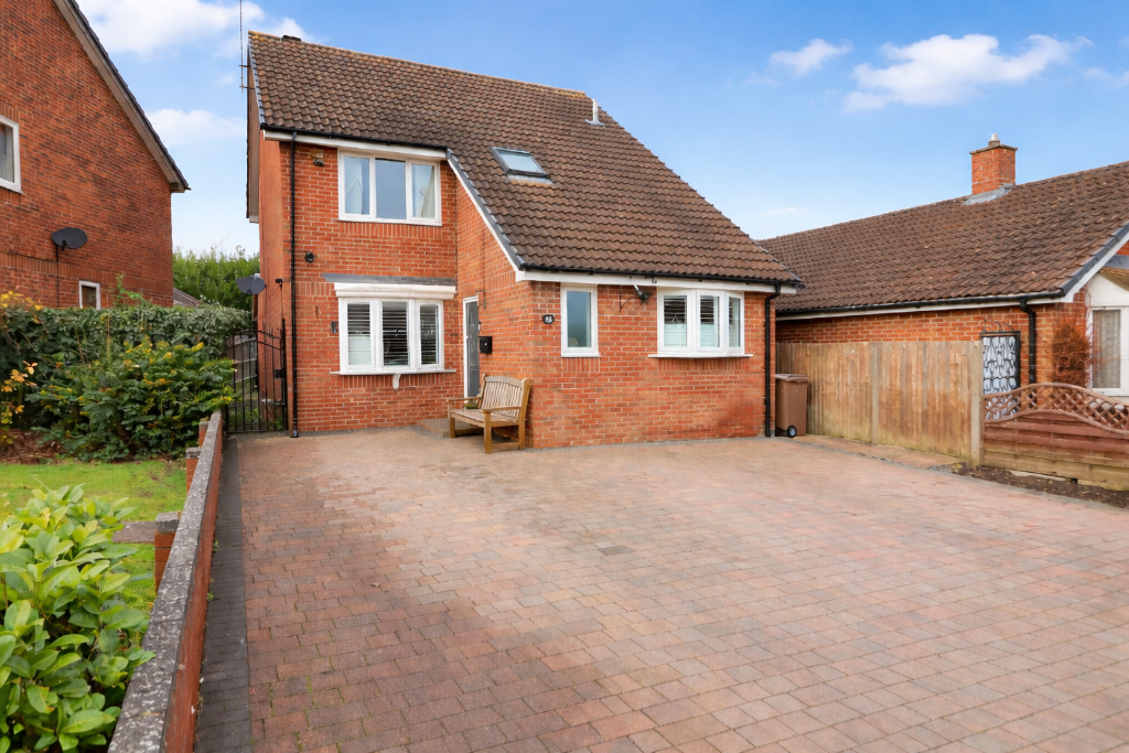 Main image of property: Gilder Close, Barton Hills, Luton, LU3 4AX