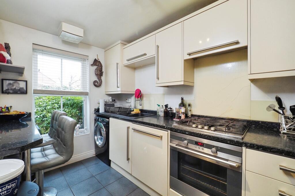 Balshaw Way, Chilwell, Beeston, Nottingham, NG9 photo 2