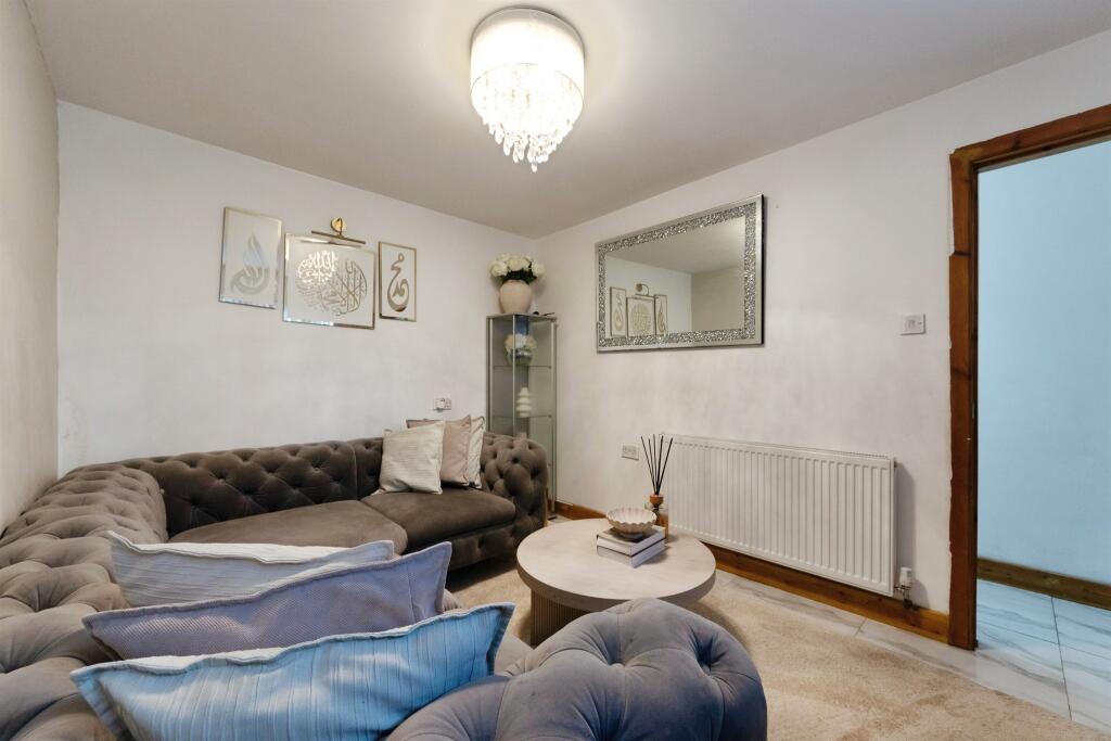 House in Birmingham, West Midlands - More