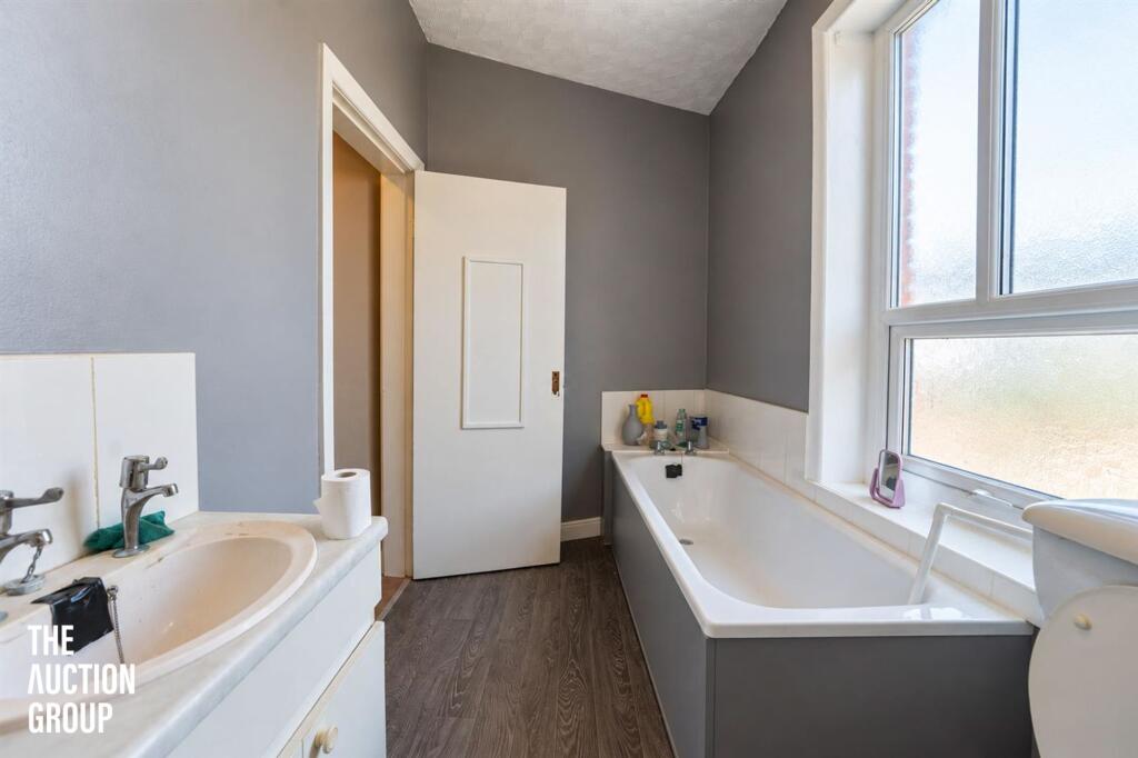 Apartment in Oldham - More