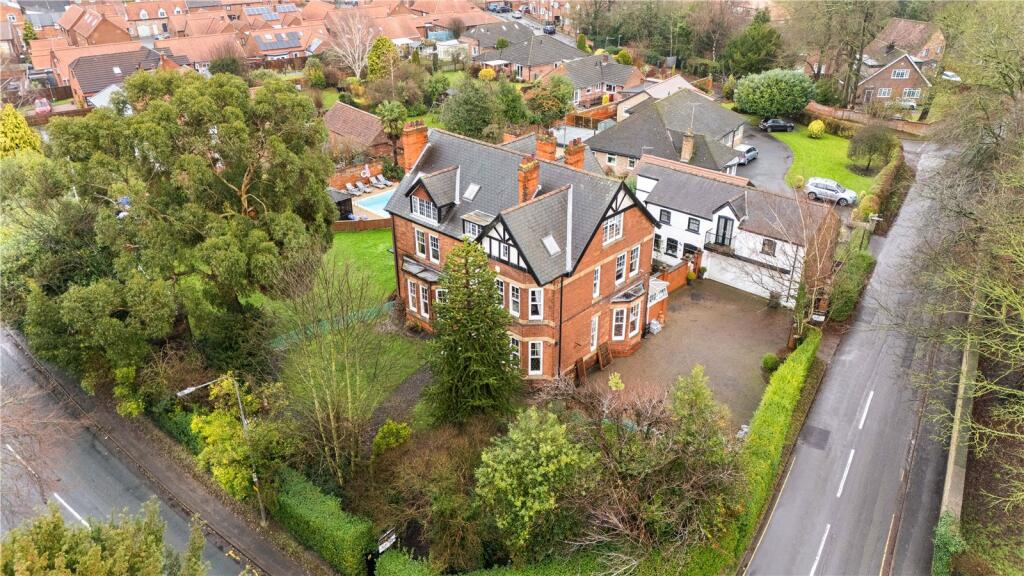 Main image of property: Brigg Road, Barton-Upon-Humber, North Lincolnshire, DN18