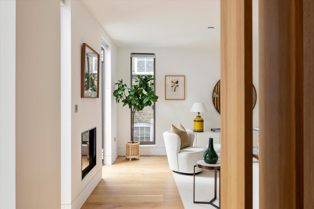House in London, Lancaster West Estate, Notting Hill - View 4
