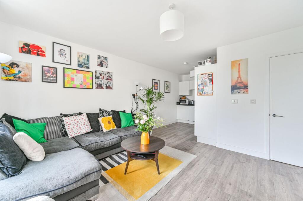 Apartment in London - View 4