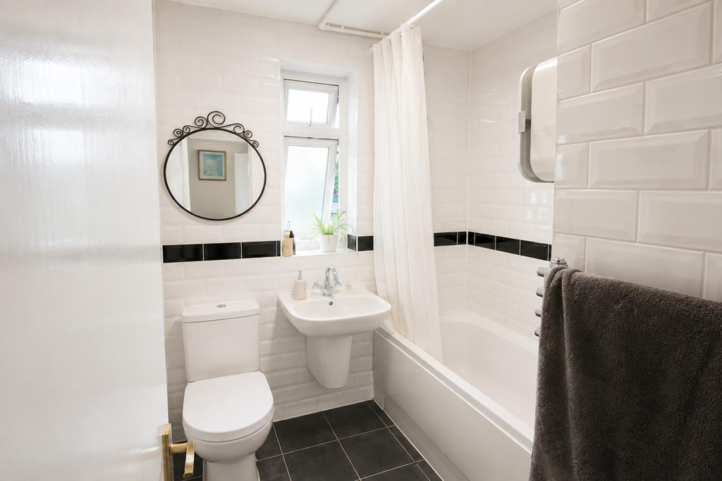 Apartment in London - View 5