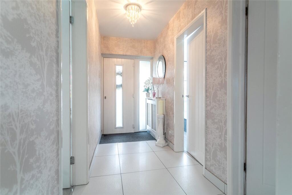 Trent Road, Shaw, Oldham, Greater Manchester, OL2 photo 4