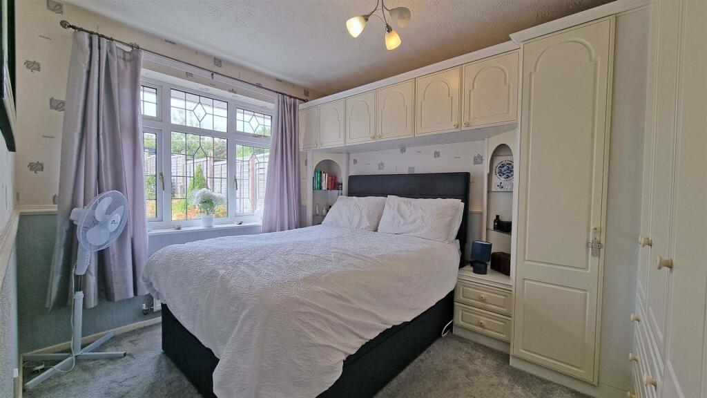 House in Birmingham, Cotteridge - More