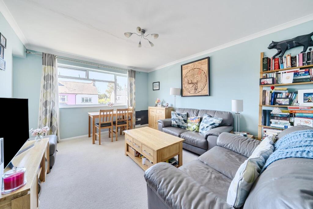 Apartment in Slough - View 3