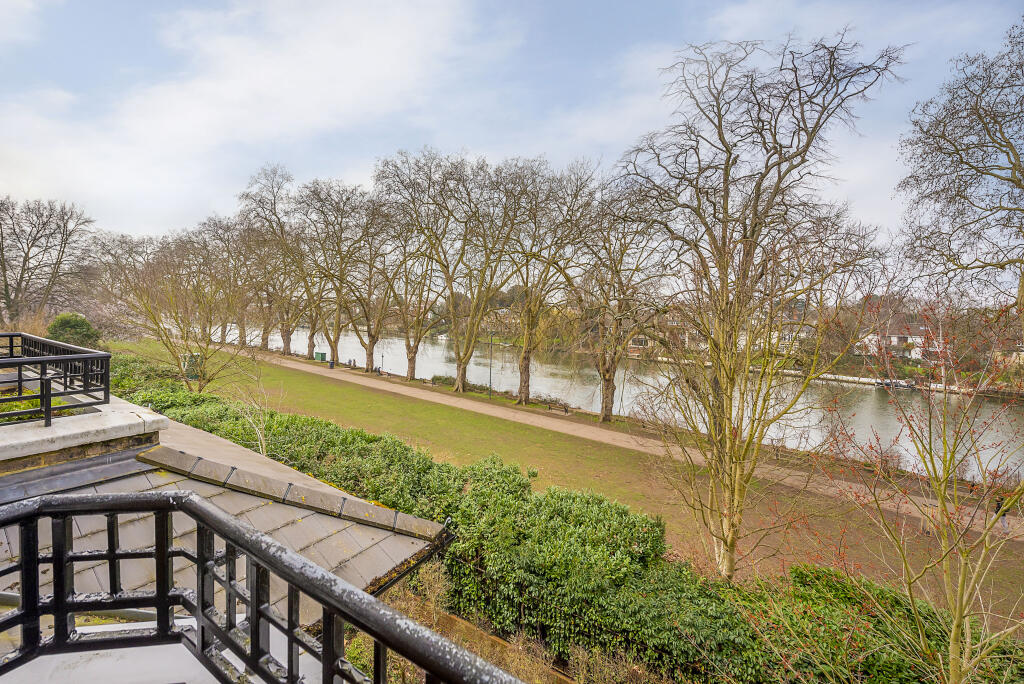 Main image of property: Samuel Gray Gardens, Kingston Upon Thames, KT2