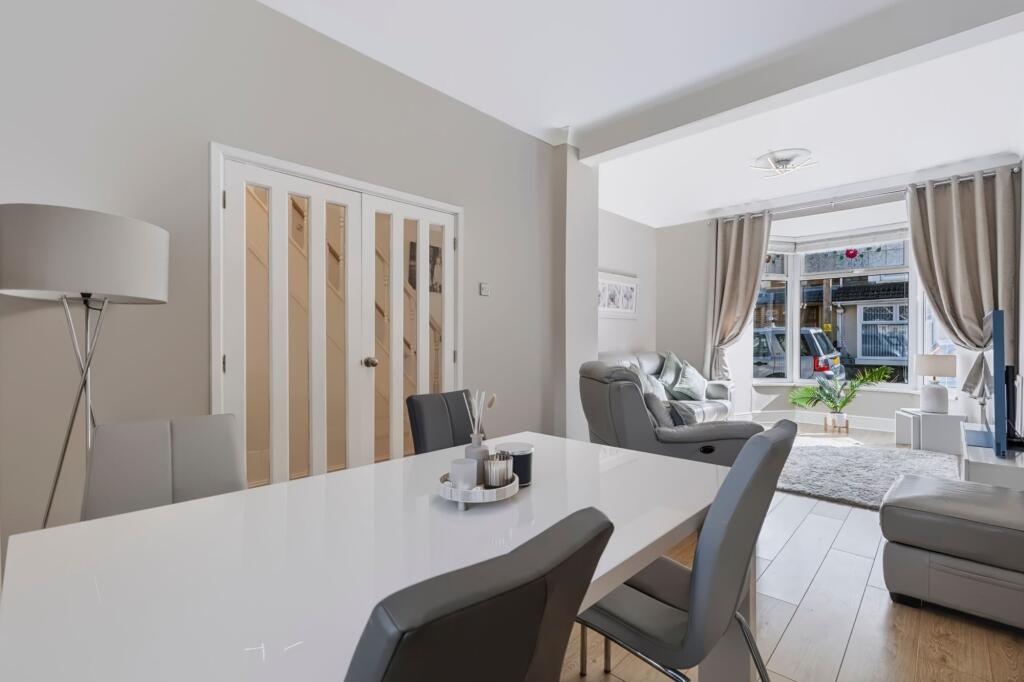 House in Pontypridd, Hawthorn - More