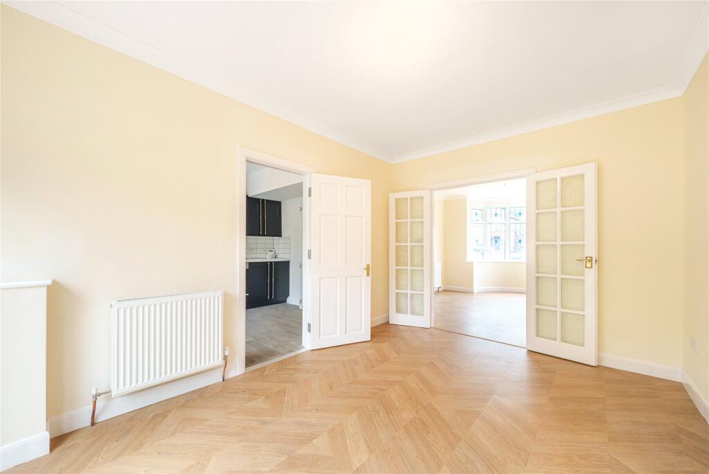Solihull, West Midlands, B92 photo 3