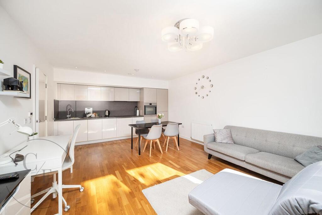 Apartment in London - More